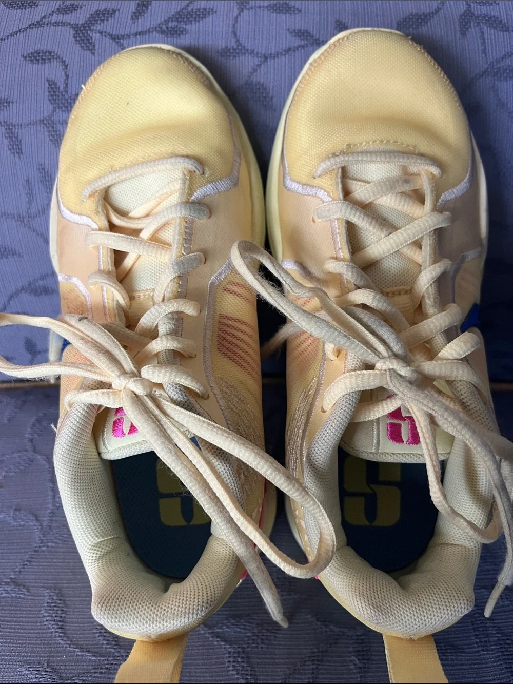 Nike Sabrina 2 Anyone 2.5 youth, yellow sneakers metallic blue & hot pink swish